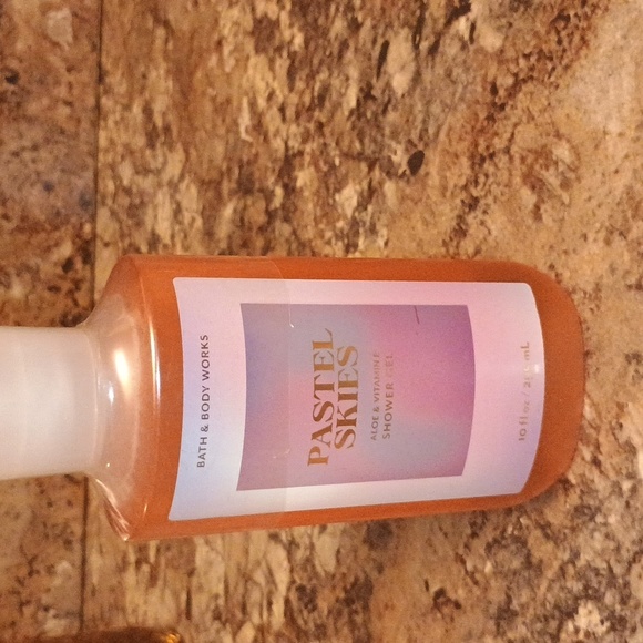 Bath & Body Works Pastel Skies Shower Gel. New. - Picture 2 of 5